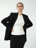 Жакет женский прямого кроя из костюмной ткани