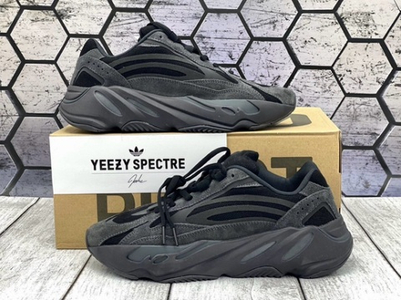 Yeezy Boost 700 V2 Vanta