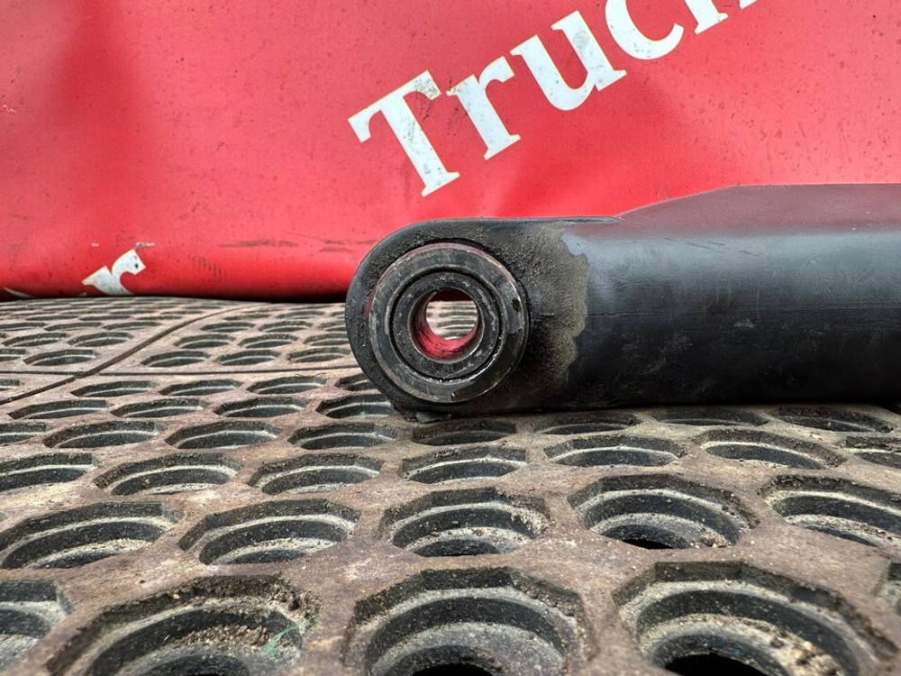 Цилиндр подъема кабины 2017 г