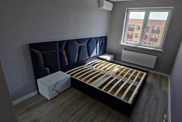 Кровать с тумбами