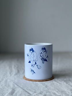 Свеча "Девочки и голуби" в керамическом стакане