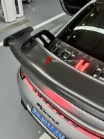 Заднее антикрыло с крышкой двигателя в стиле GT3 для PORSCHE 911 992.2 CARRERA 2025+