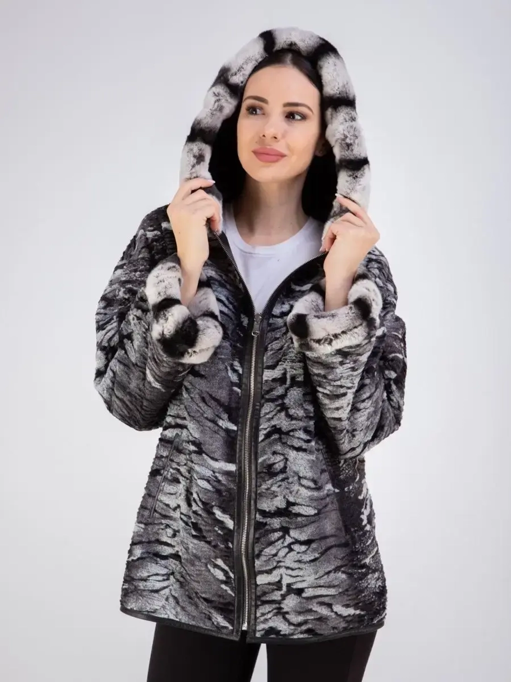 Куртка из натуральной кожи с капюшоном двустороннее