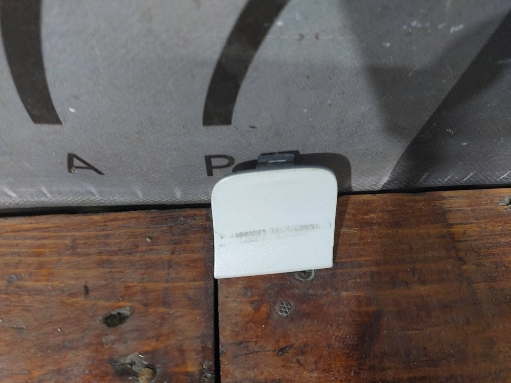 Заглушка буксировочного крюка Volvo XC60 1 08-17 Б/У Оригинал 30763427