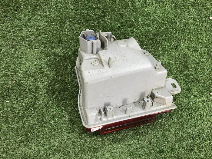 ПТФ левый Toyota Land Cruiser 200 (2015-2021)