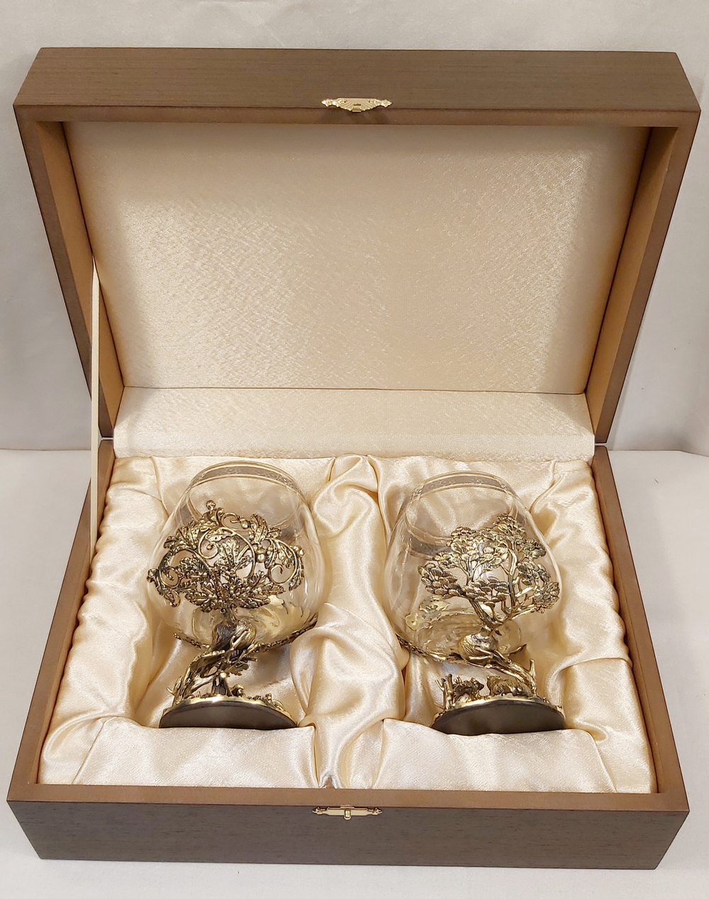 Набор из 2-х бокалов для коньяка "Три медведя" и "Охота на глухаря" (подарочный футляр)