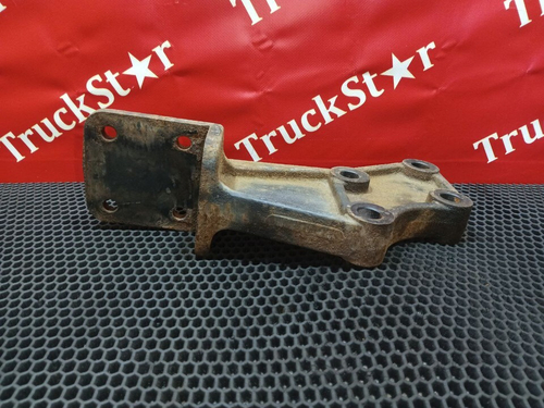 Кронштейн усилителя бампера 2018г