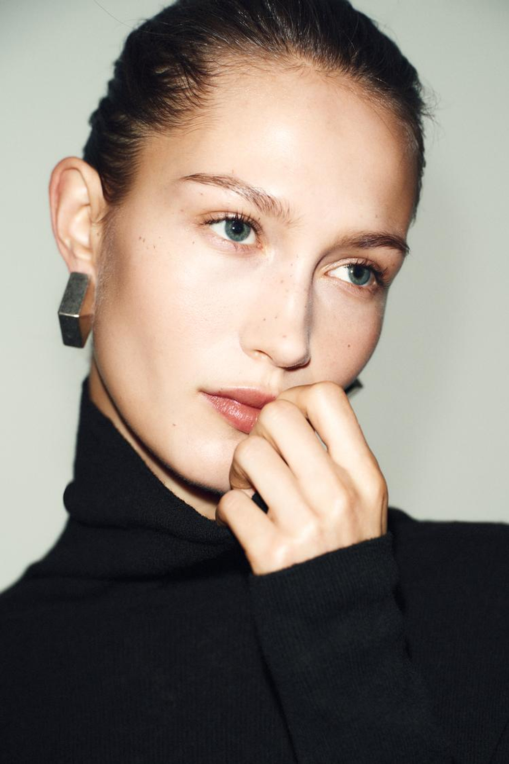 ZARA СВИТЕР ИЗ 100% ШЕРСТИ С ВЫСОКИМ ВОРОТНИКОМ И РЕМНЕМ, ЧЕРНЫЙ