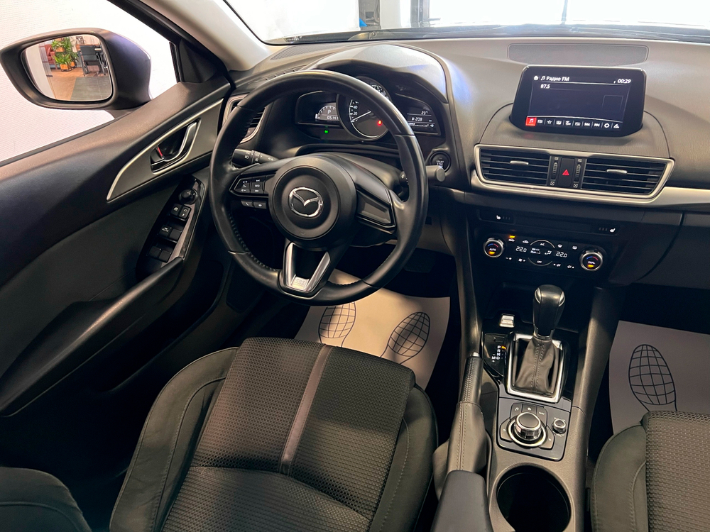 Mazda Mazda3, 2017 год