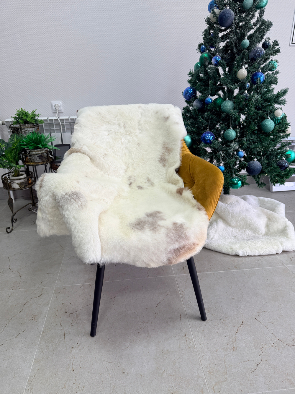 Шкура коврик меховой прикроватный овчина, 100х65 см.