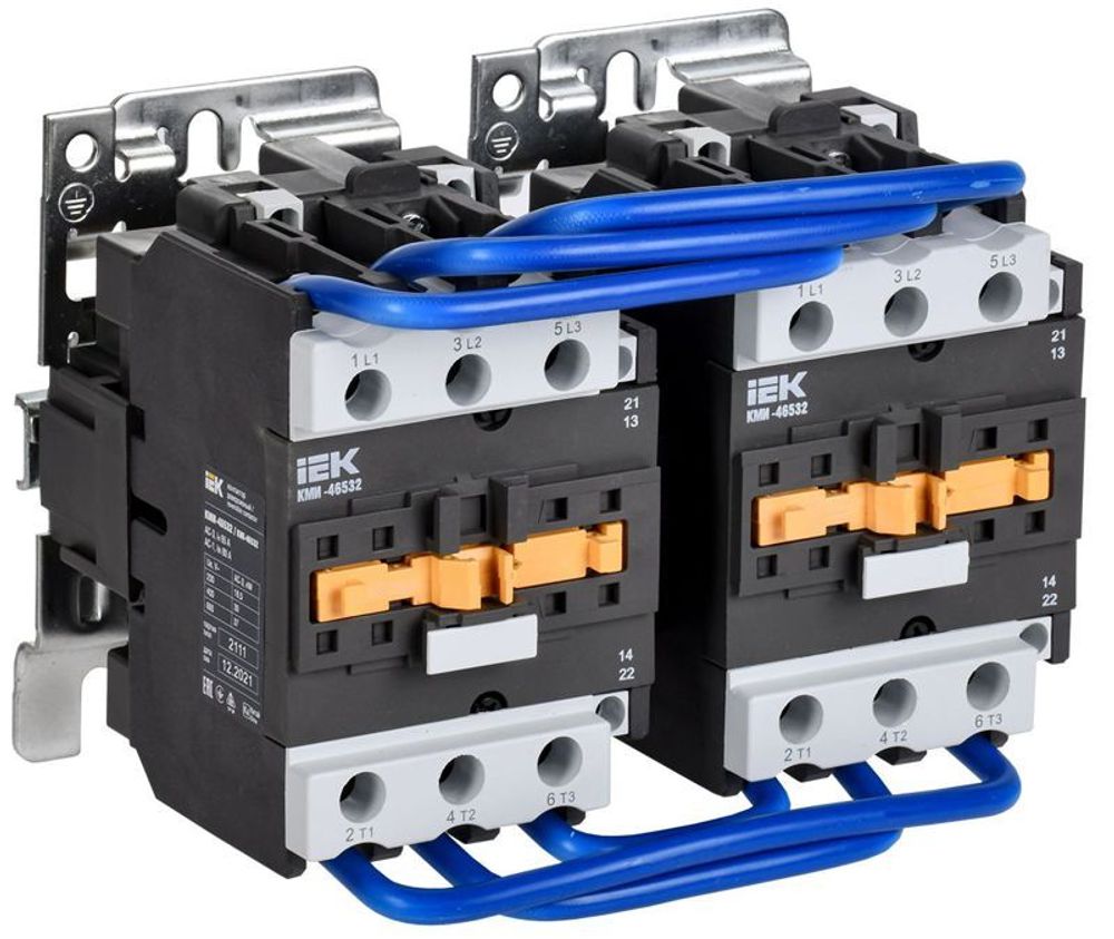 Контактор КМИ-46532 реверс 65А 400В/АС3 2НО 2НЗ KARAT IEK KKM43-065-400-22-1 Контактор КМИ-46532 реверс 65А 400В/АС3 2НО 2НЗ KARAT IEK KKM43-065-400-22-1