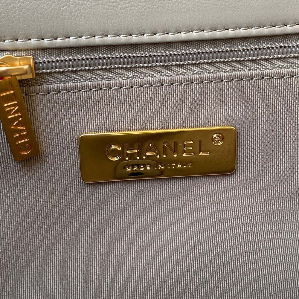 Chanel 19 26 cm