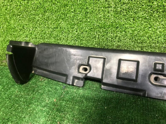 Дефлектор радиатора Land-Rover Discovery 3 (2004-2009)