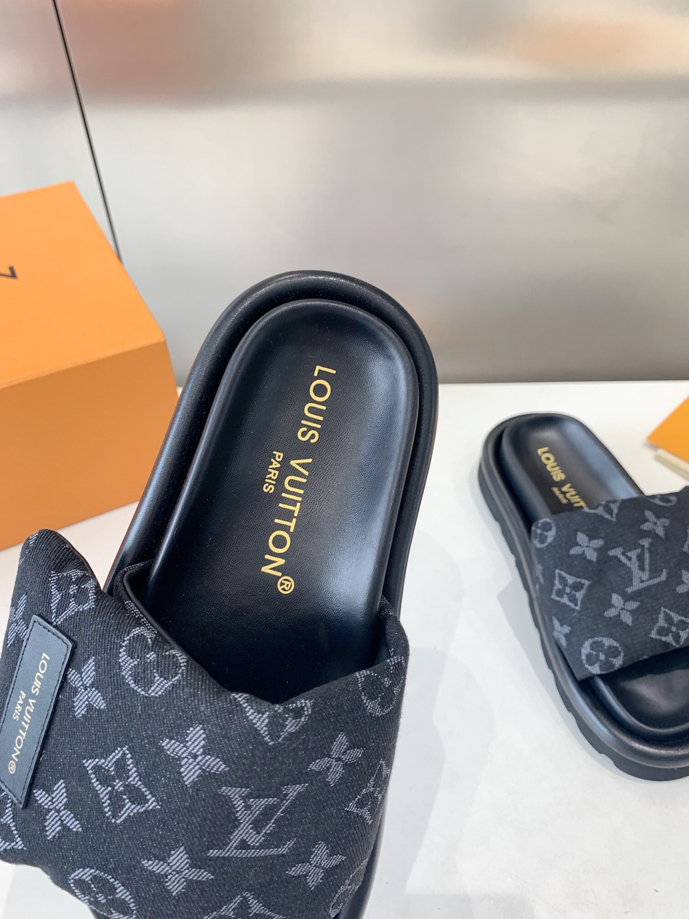 Louis Vuitton Pool Pillow Flat Comfort Mule