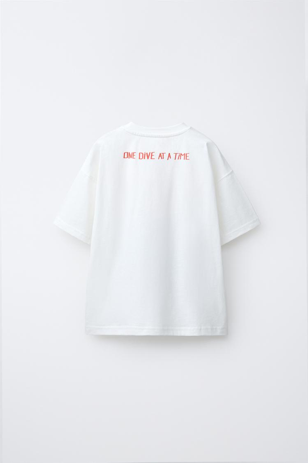 ZARA ФУТБОЛКА С ПРИНТОМ «АКУЛА», БЕЛЫЙ