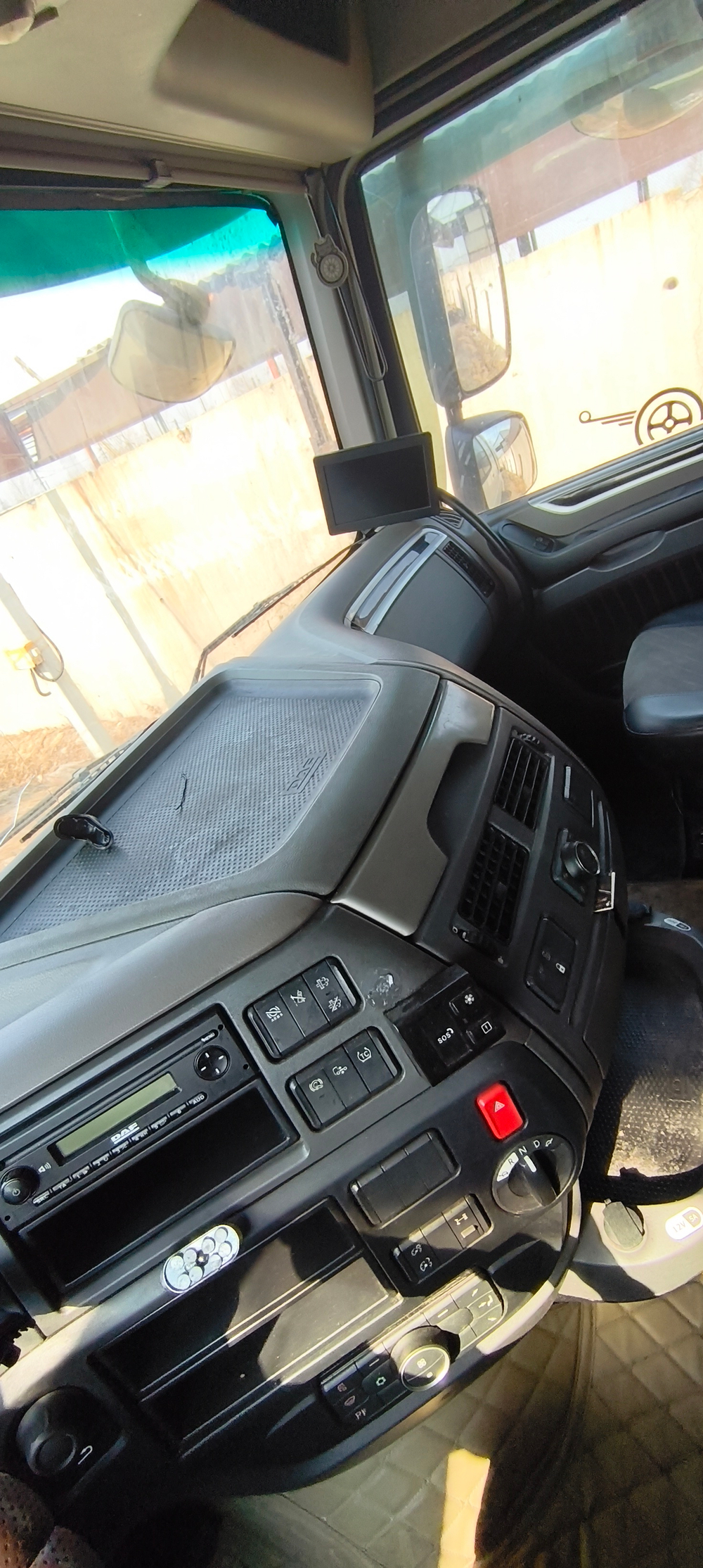 DAF XF 4x2 Седельный тягач XF 450 FT (Дизельный, 10,8 л, 530 л.с., АТ)