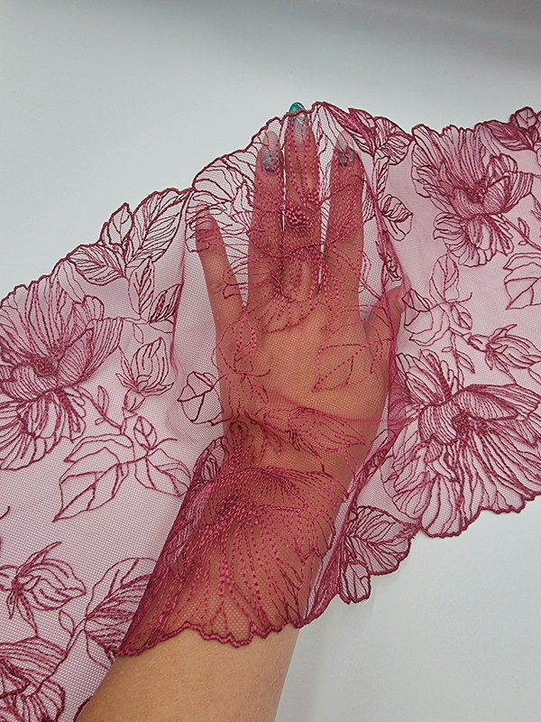 Вышивка на сетке бордовая К782