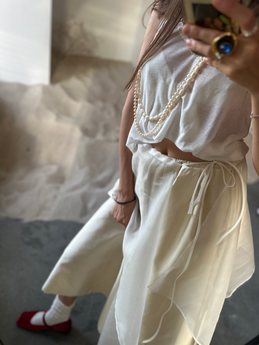 Майка с узкими лямками