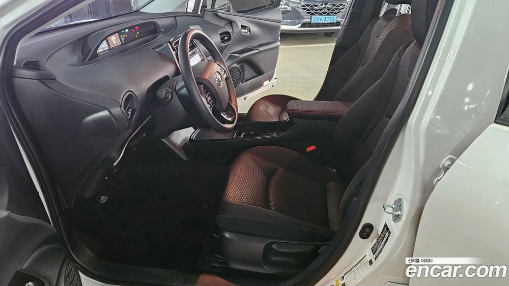 Toyota Prius 4 Generation 1.8 (03.2021)