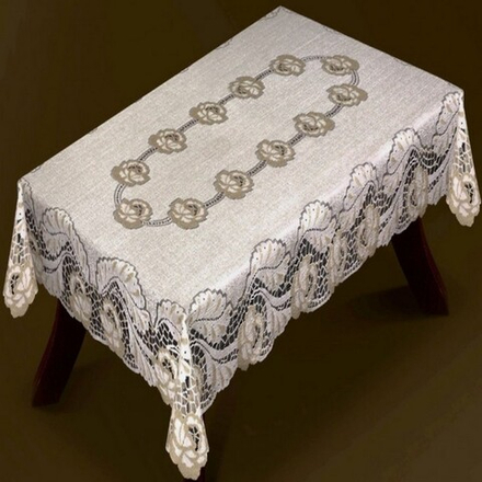 Скатерть жаккардовая прямоугольная, цвет кремово-золотистый, Польша.