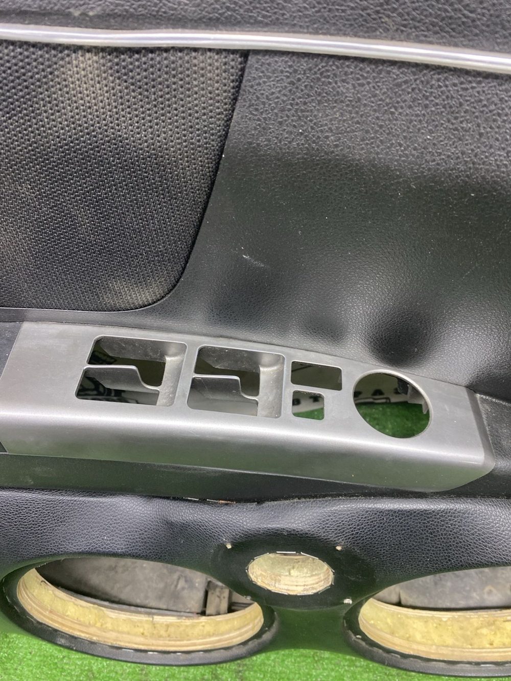 Обшивка двери передней левой Geely Emgrand EC7 ... с пробегом