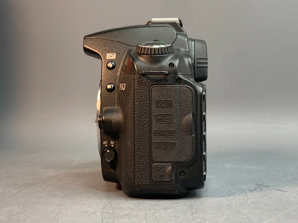 Nikon D90 14.886 кадров