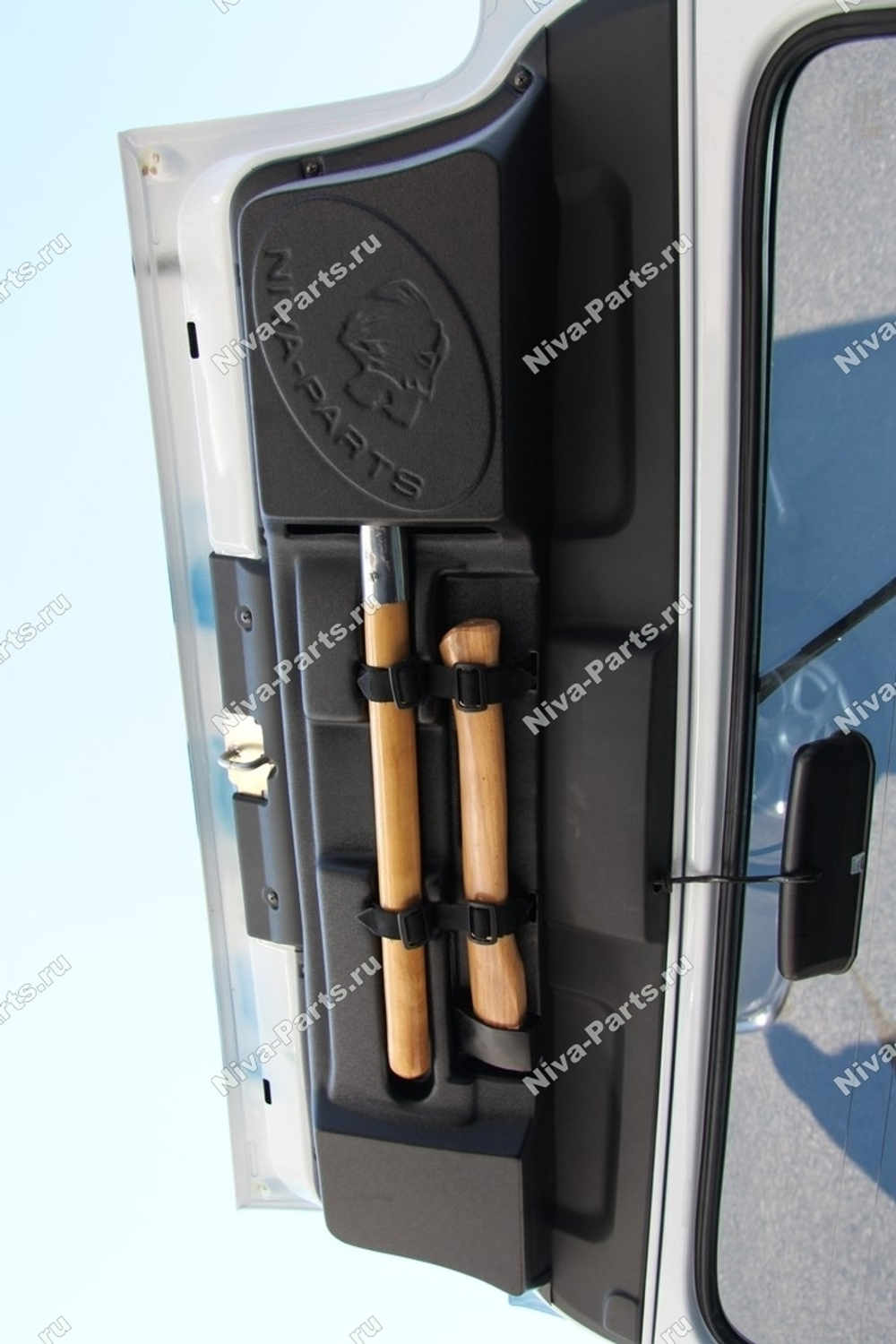 Футляр (ложемент) с топором и лопатой на дверь багажника Lada 4x4 Нива Урбан 2014+