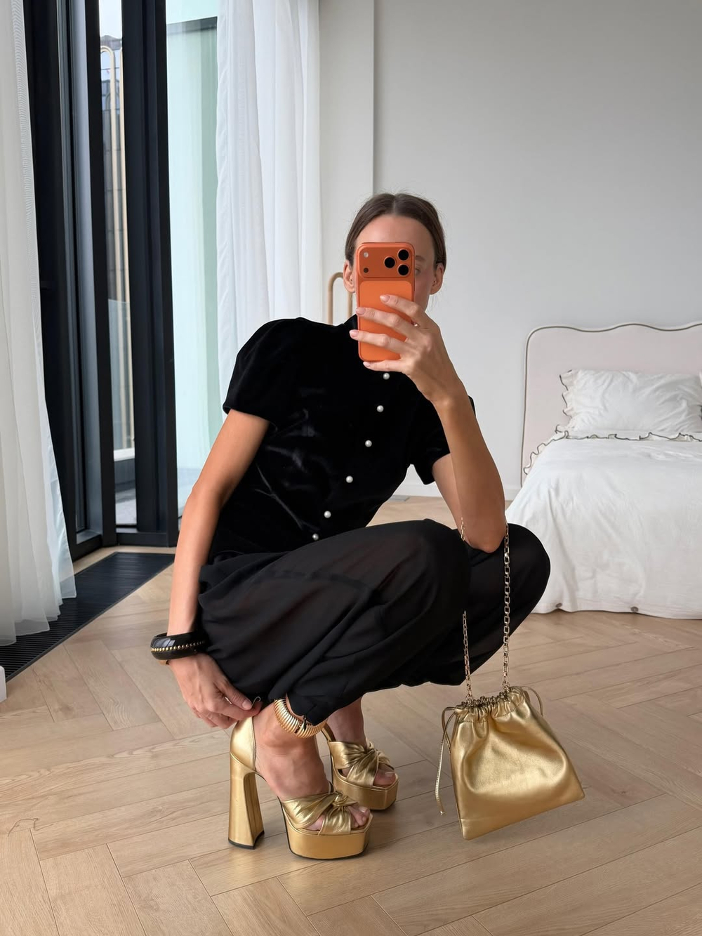 Жакет из бархата с жемчужными пуговицами