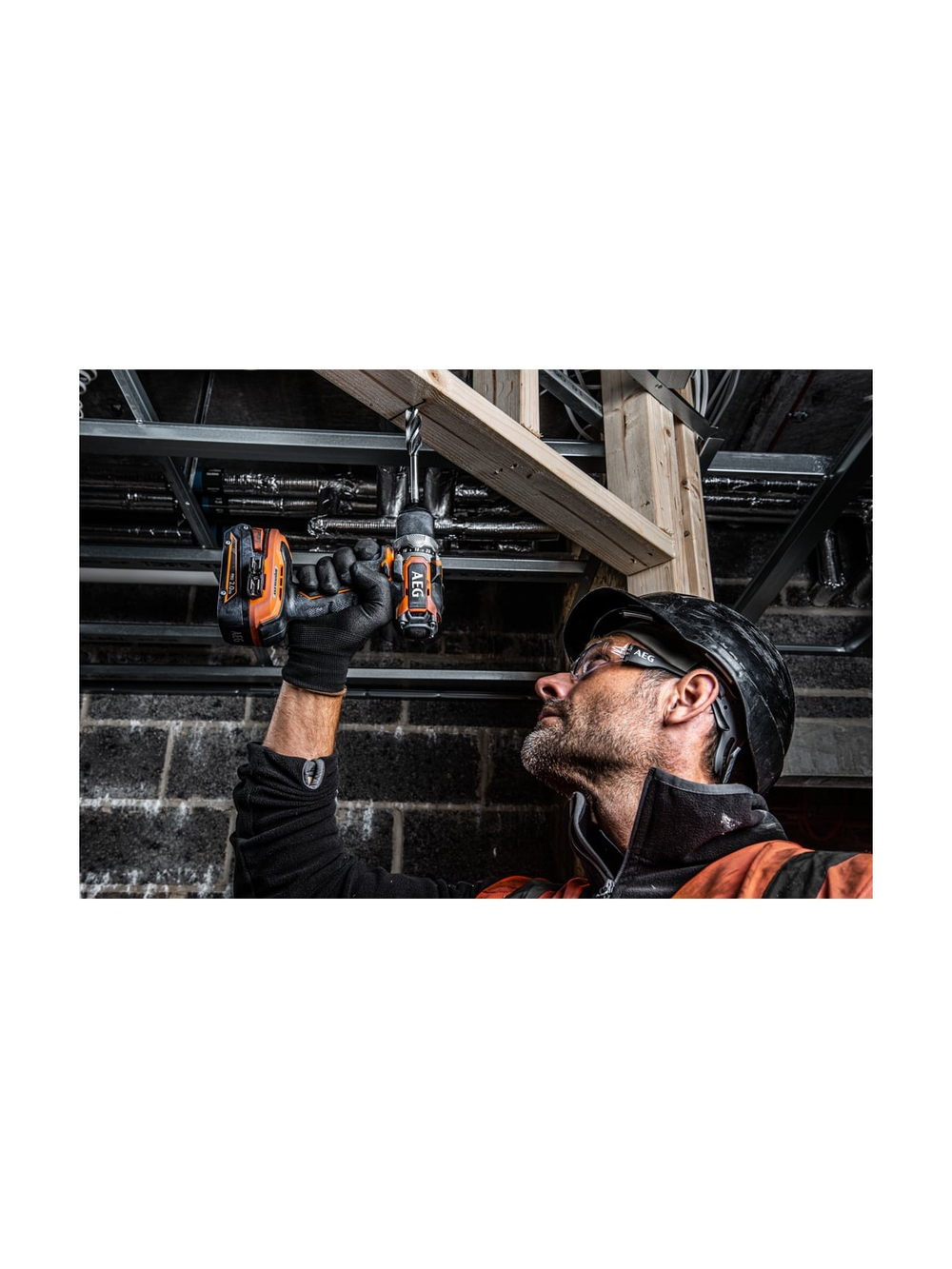 Бесщеточная аккумуляторная дрель-шуруповерт AEG BS18SBL-202C 4935472277