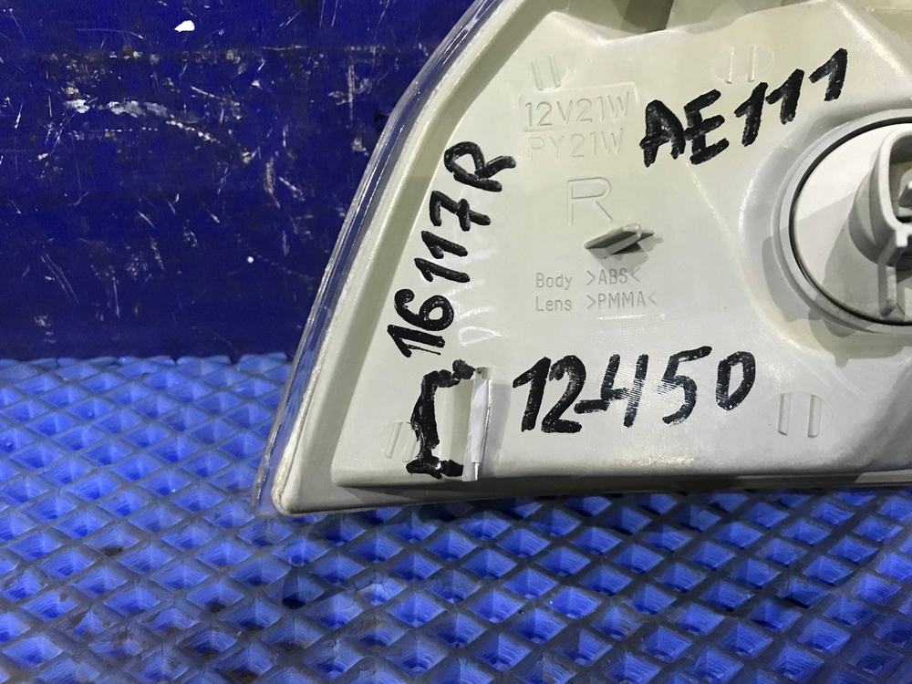 Габарит правый TOYOTA COROLLA 1997-2000