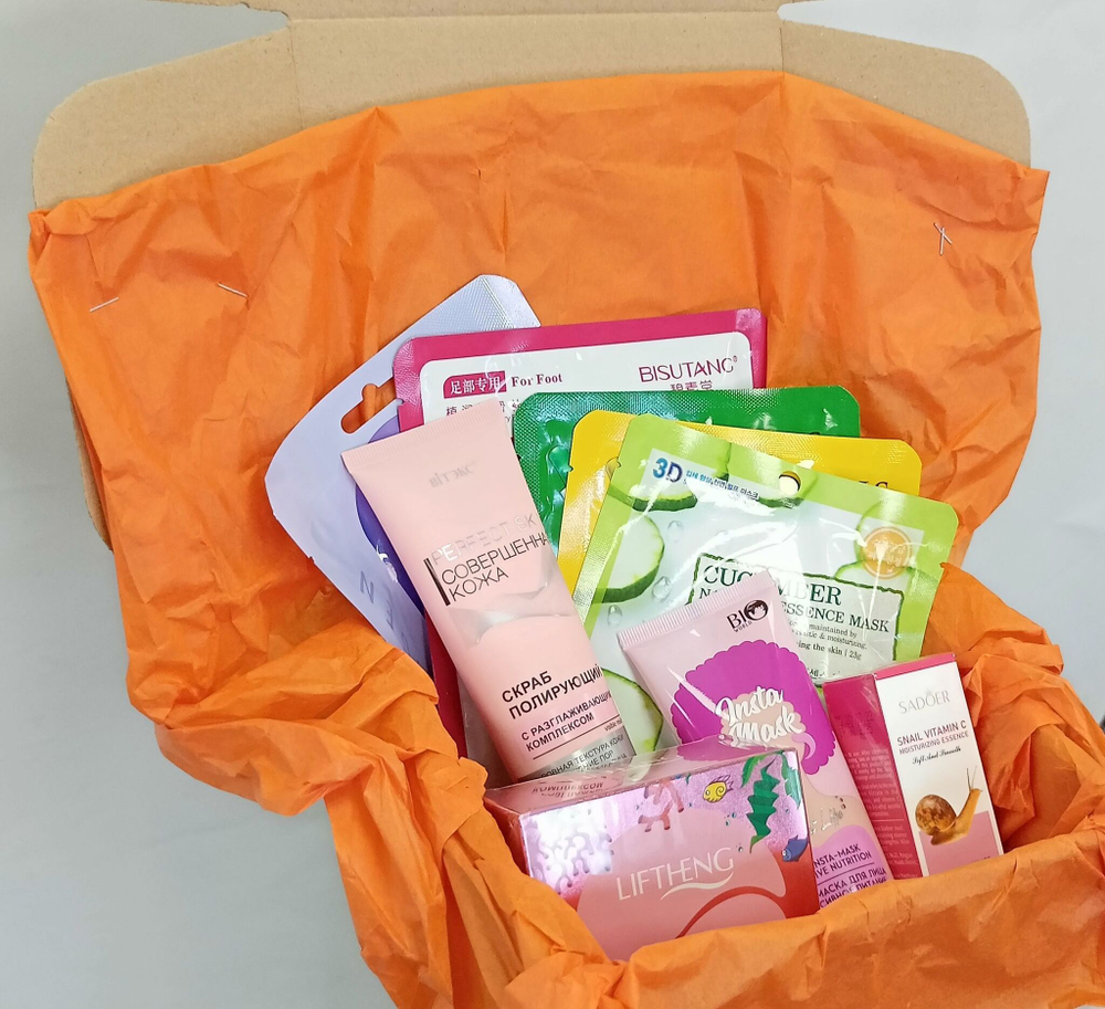 Подарочный набор BOX2U "Мечта", 24 тканевые маски, сыворотка, патчи, полирующий скраб