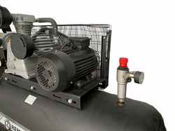 Компрессор поршневой 500.LB75 REMEZA (Белоруссия): 950 л/мин., 10 бар, ресивер 500 л., 5,5 кВт, 380В, габариты без упак. 2000x610x1250 мм, 230 кг.