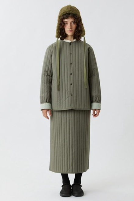 Шапка на завязках цвета хаки