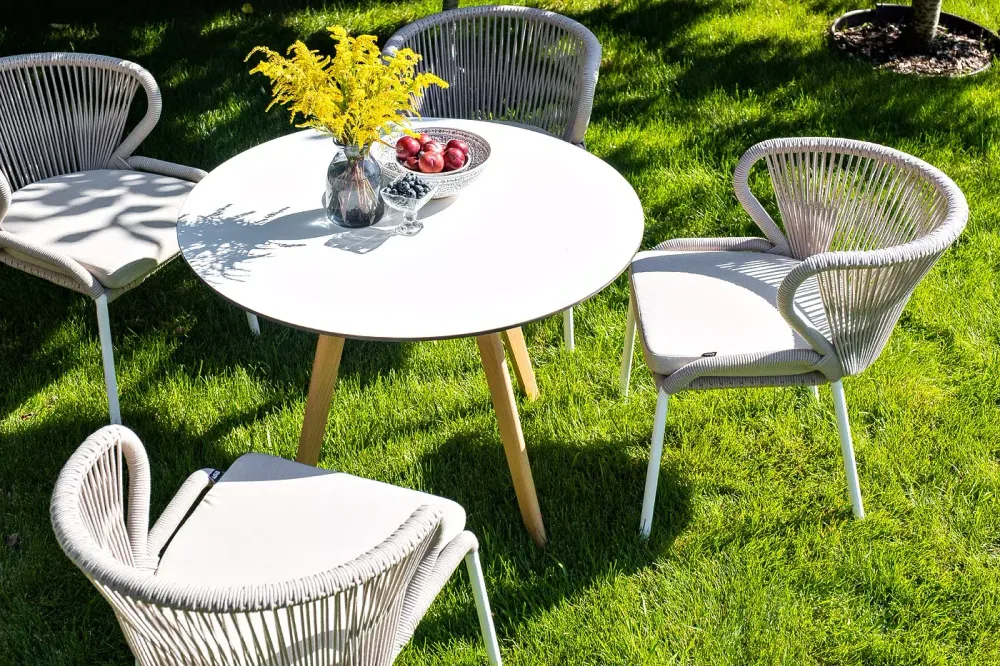 "Франческо" интерьерный стол из HPL круглый Ø90см, цвет молочный