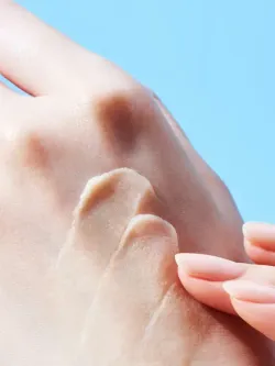 TOCOBO Солнцезащитный праймер с растительными экстрактами Vita Airy Sun Primer SPF50+ PA++++ (35 мл)