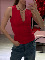 Топ на замке красный