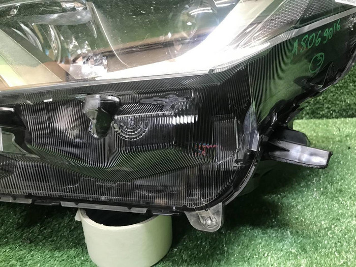 Фара левая Toyota Rav 4 CA40 (2015-2019) LED
