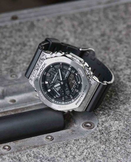 Наручные часы Casio G-Shock GM-2100GC-1ADR