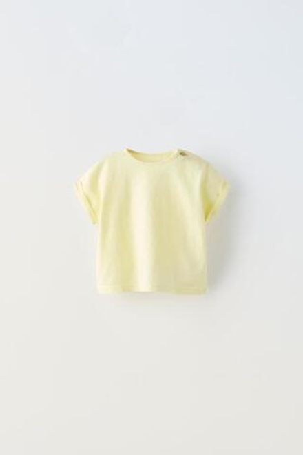ZARA ФУТБОЛКА С ПУГОВИЦАМИ, ЖЕЛТЫЙ