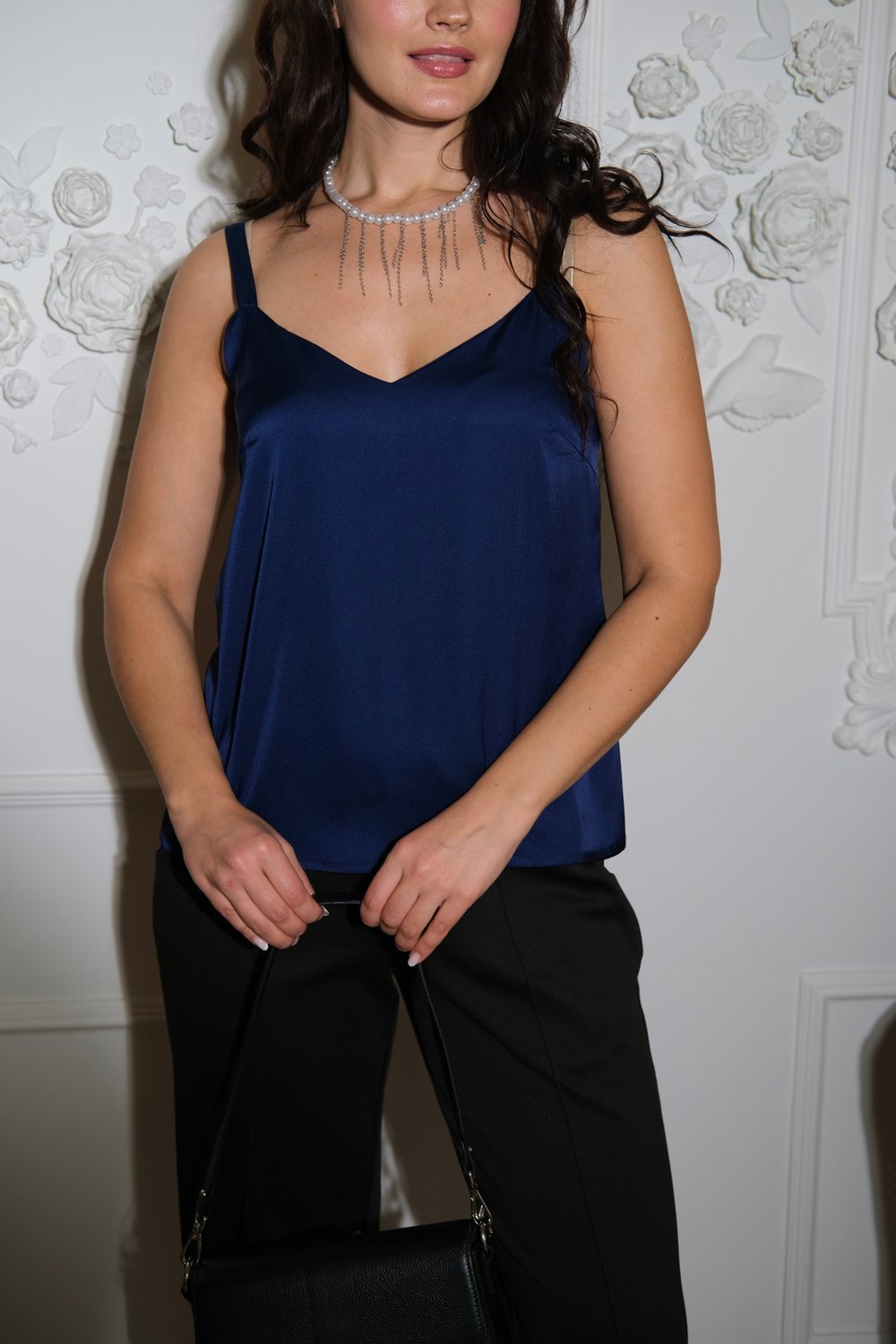 Топ синего цвета из шелковистой ткани