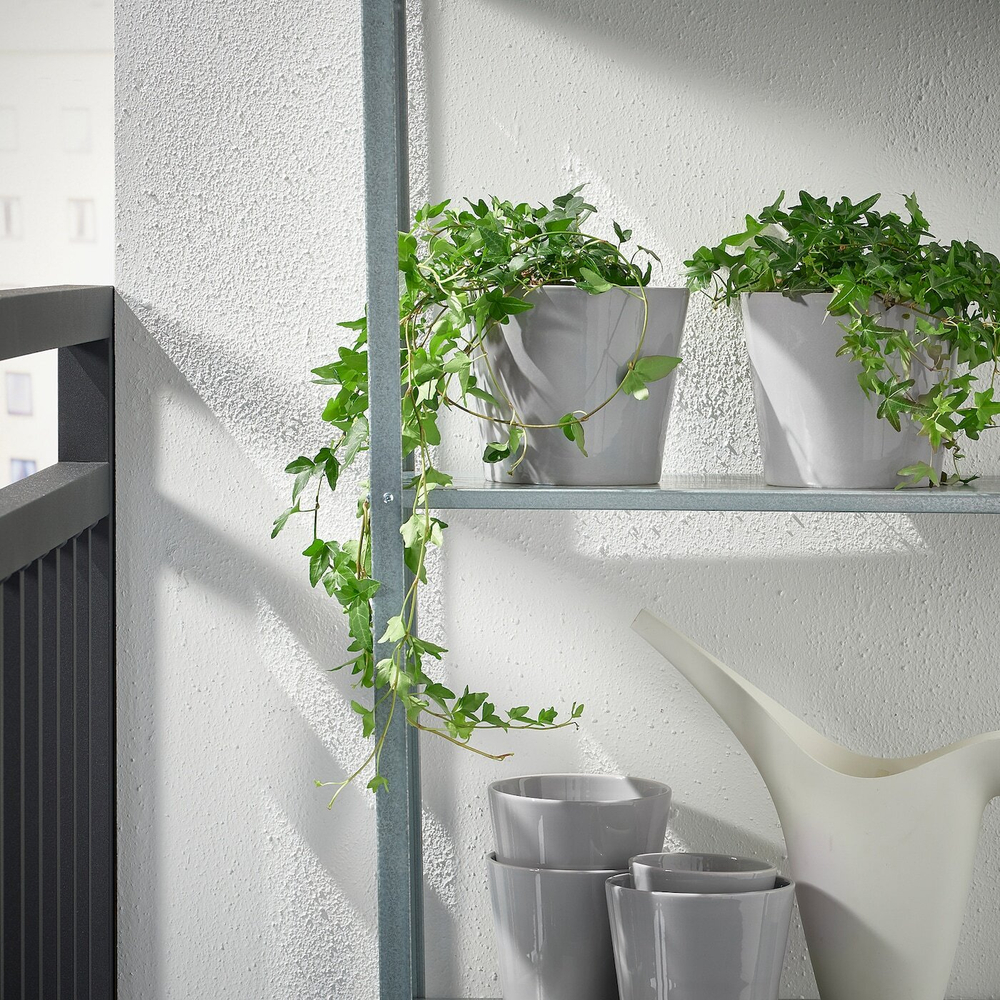 IKEA SKOGSVINBÄR  (ИКЕА СКОГСВИНБÄР)  -  Крышка для цветочного горшка, серая, 15 см