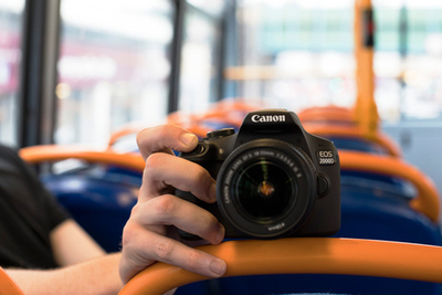 Зеркальный фотоаппарат Canon EOS 2000D Kit EF-S 18-55 III DC (уцененный)