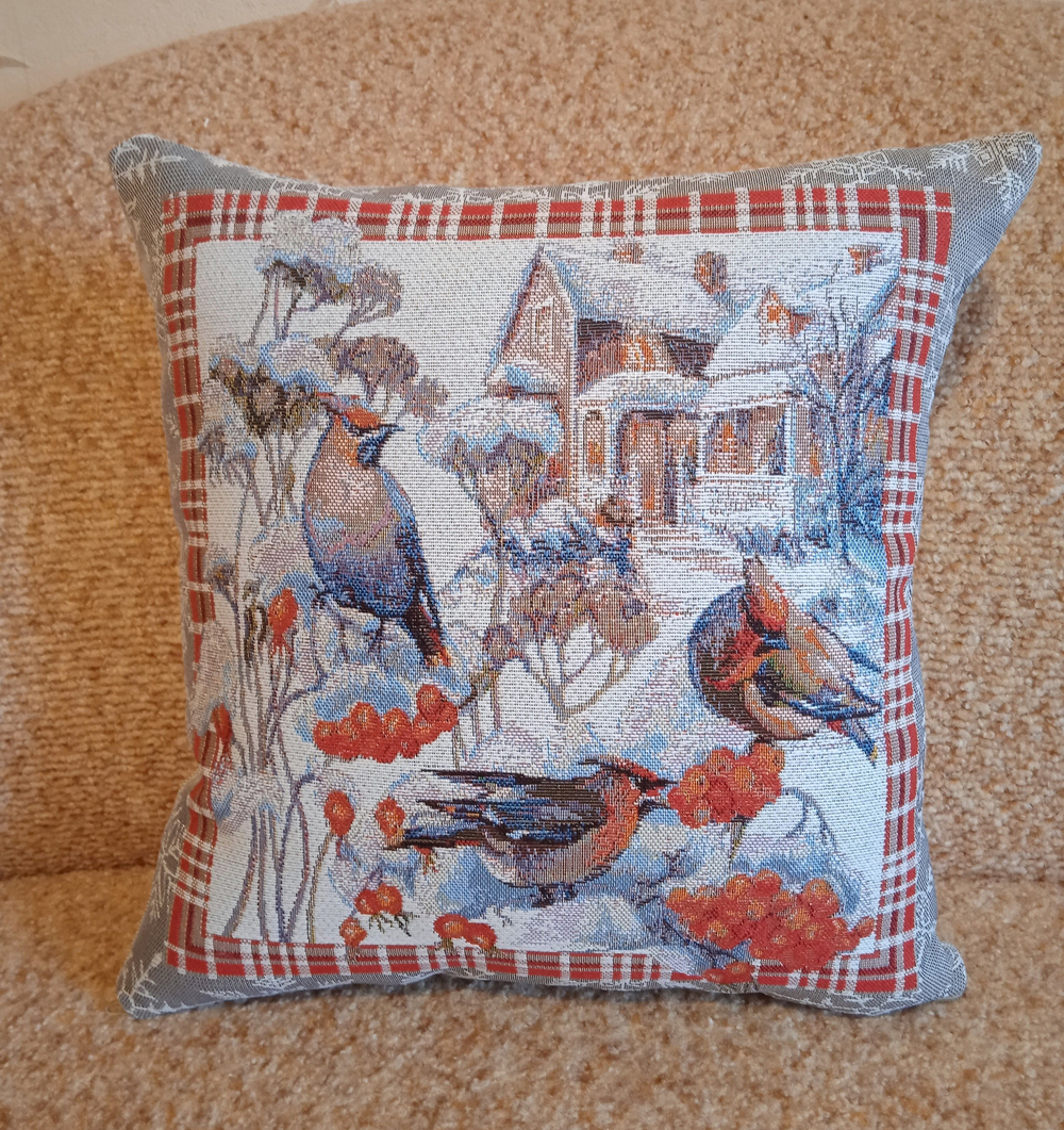 Декоративный гобеленовый чехол для интерьерной подушки Свиристель усадьба 38*38