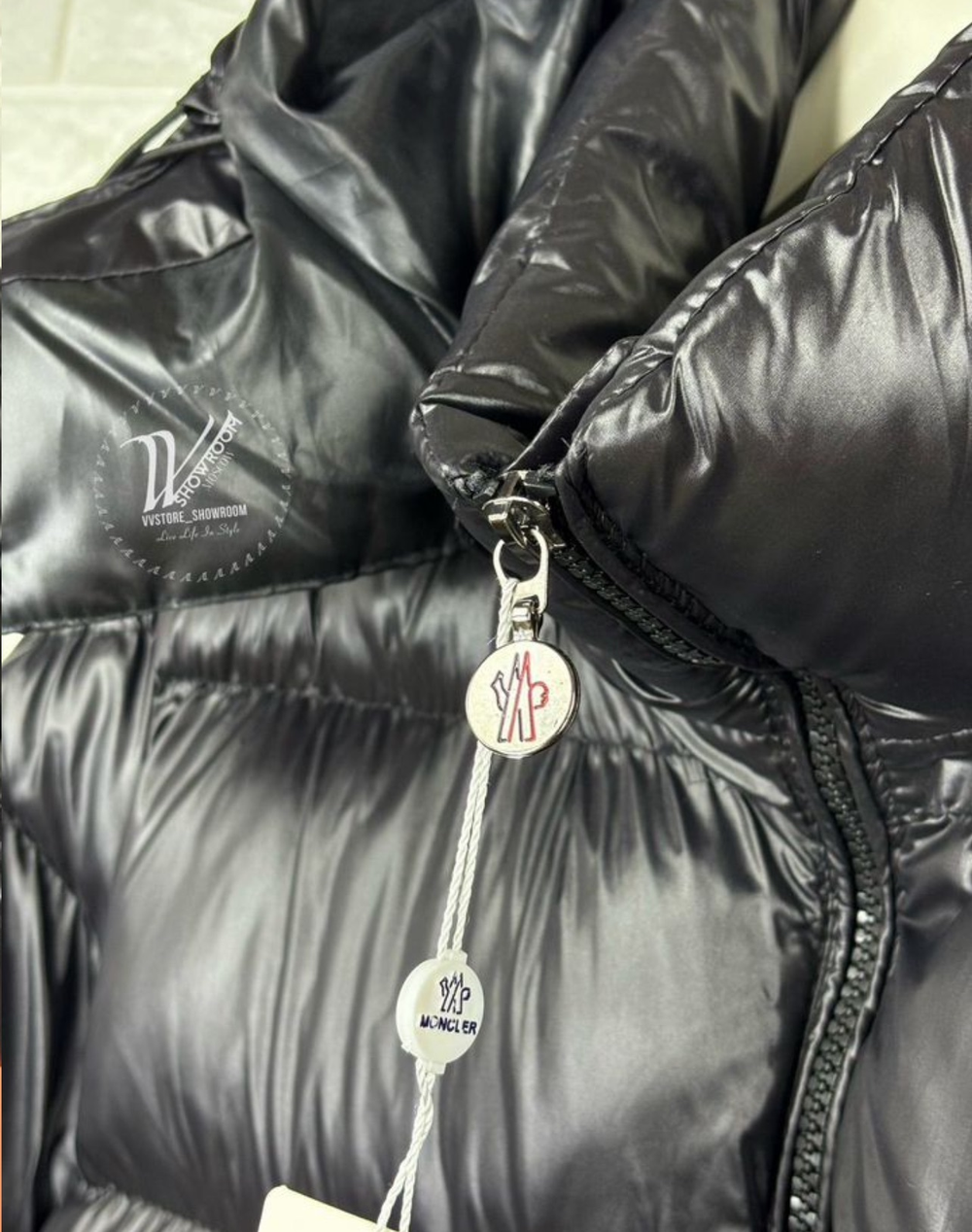 Пуховик Moncler Maya Short Down 2025