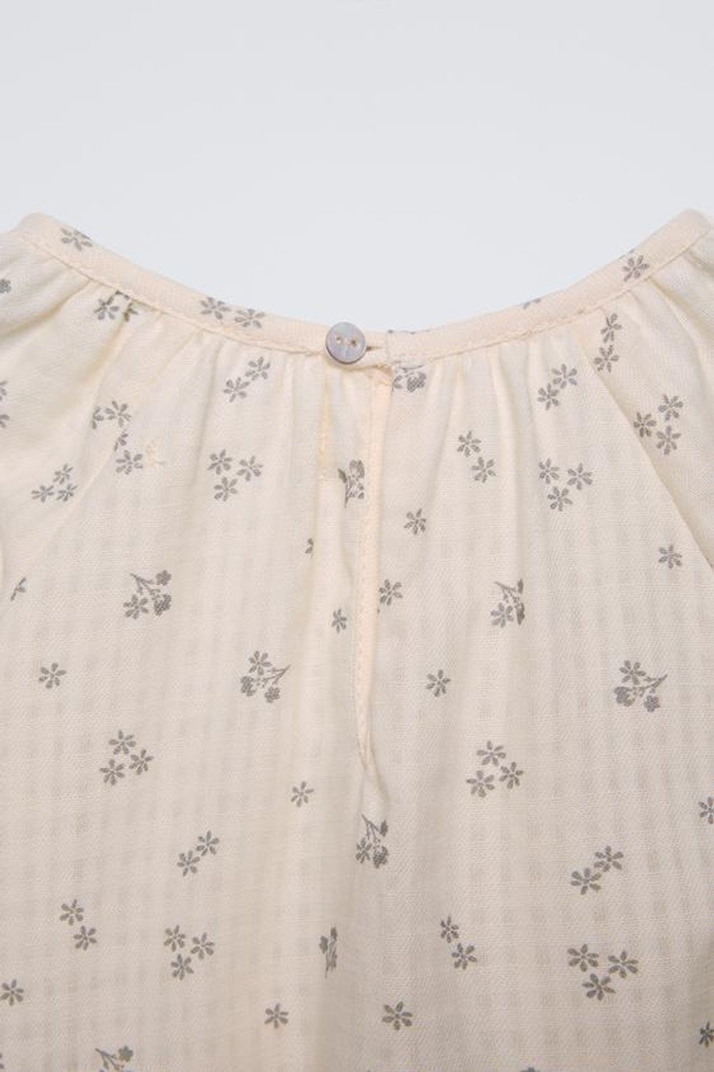 ZARA РУБАШКА ИЗ ТКАНИ С ЦВЕТОЧНЫМ ПРИНТОМ, ЭКРЮ