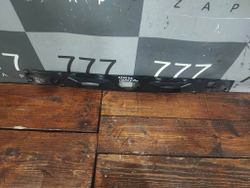 Накладка крышки багажника Toyota Camry (XV70) 17-нв Б/У Оригинал 7681333010