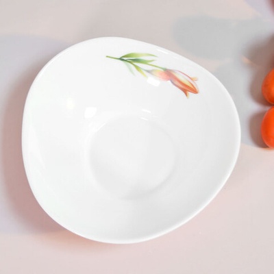 Салатник 400мл 15*6см Лилия, треугольная форма, опаловое стекло, MILLIMI