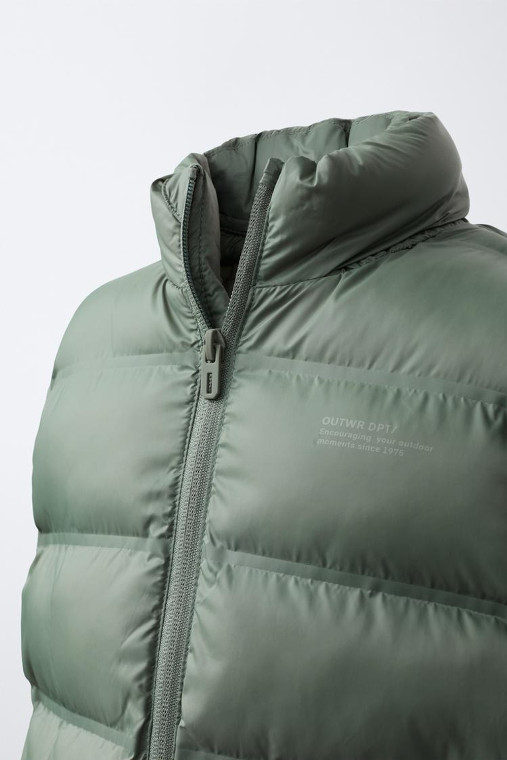 ZARA ЛЕГКИЙ ЖИЛЕТ С КАПЮШОНОМ WATER REPELLENT, СВЕТЛЫЙ ХАКИ