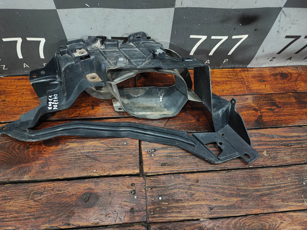 Насадка глушителя левая BMW X7 (G07) 18-нв Б/У Оригинал 51128074189