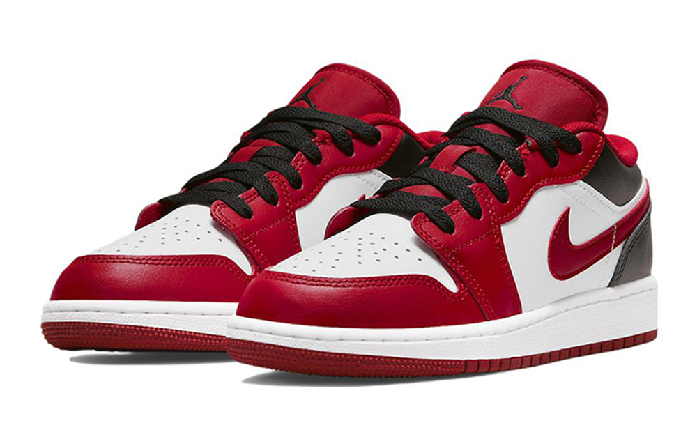Jordan 1 Low Bulls GS